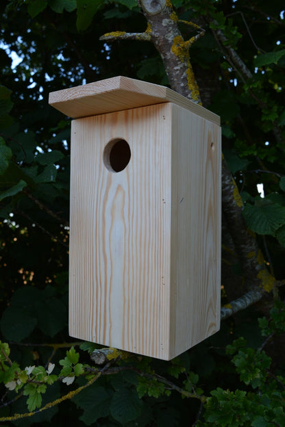 Nest box in pine (pine) 28mm hole